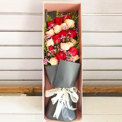 19朵玫瑰混搭礼盒装，一颗爱你的心